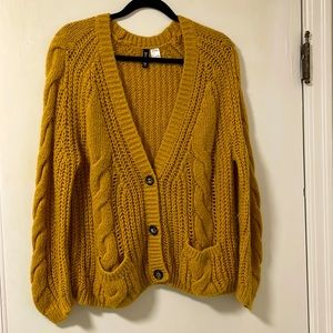 Barley used H&M, size small cardigan.